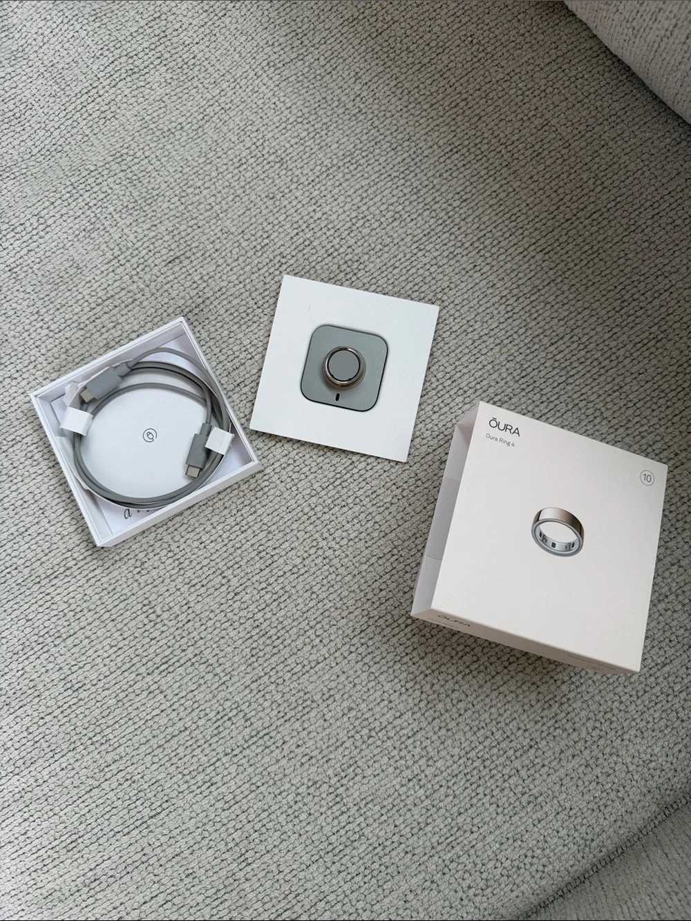 OURA RING 4 Rose Gold Size 10 Smart Ring Charging Bundle with and Gray Cable